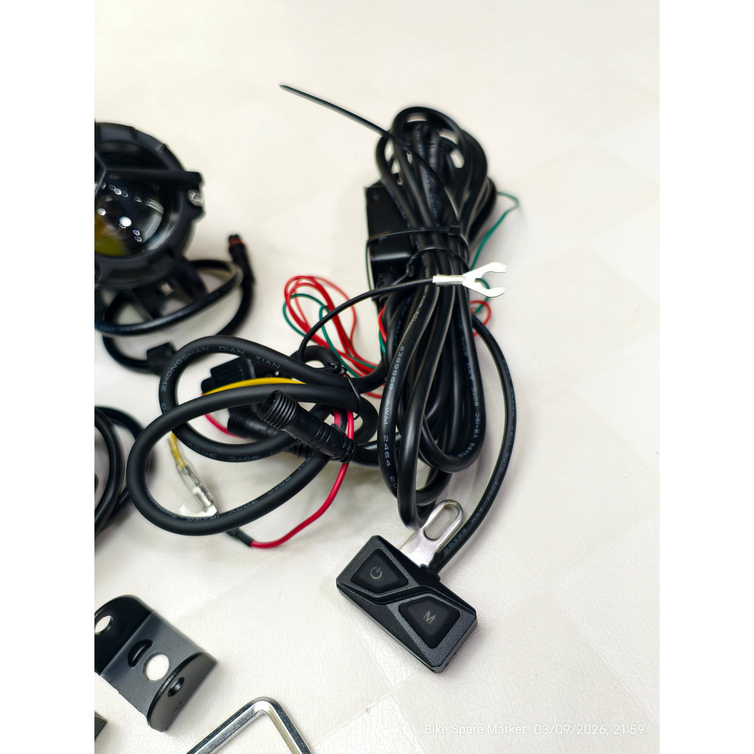 HJG Y Lens Fog Light with Wiring Harness Kit - Image 3